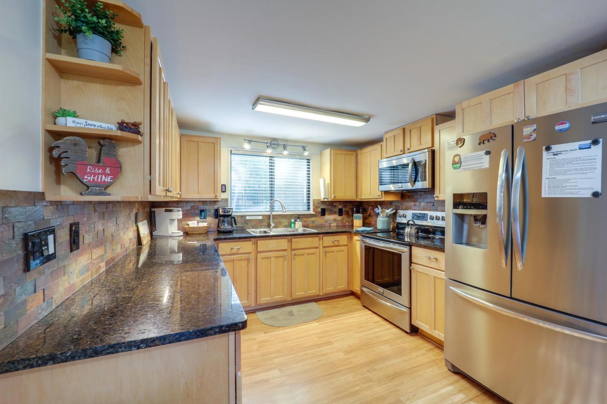 Sugar Mountain Condo With Aandc - Walk To Ski And Golf! Exteriör bild